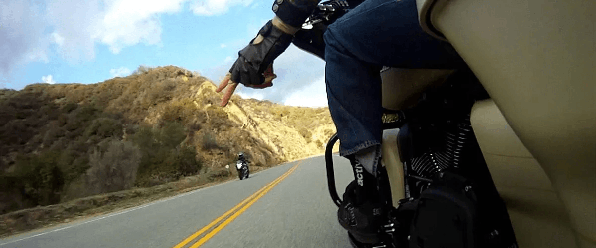 Saluto del motociclista