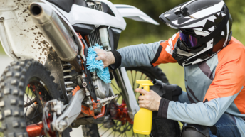 Grasso catena moto