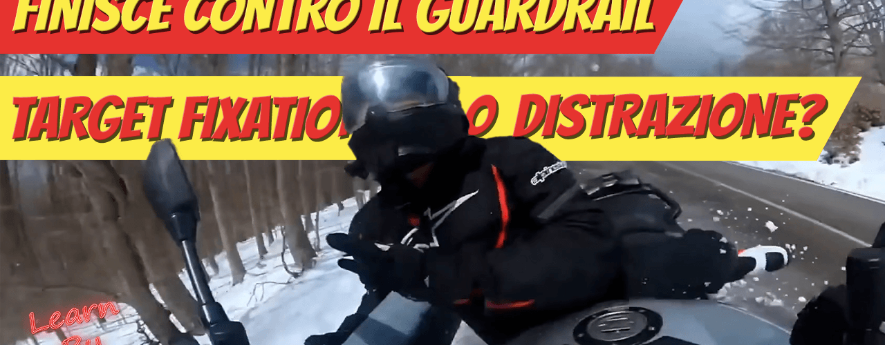 Moto finisce contro il guardrail