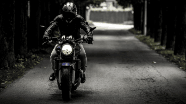 Come assicurare moto