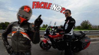 Come Sollevare la Moto sul Cavalletto Centrale La Tecnica Facile e Sicura per Sollevare la Tua Moto!